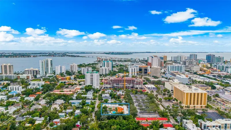1685 LAUREL STREET #4, SARASOTA