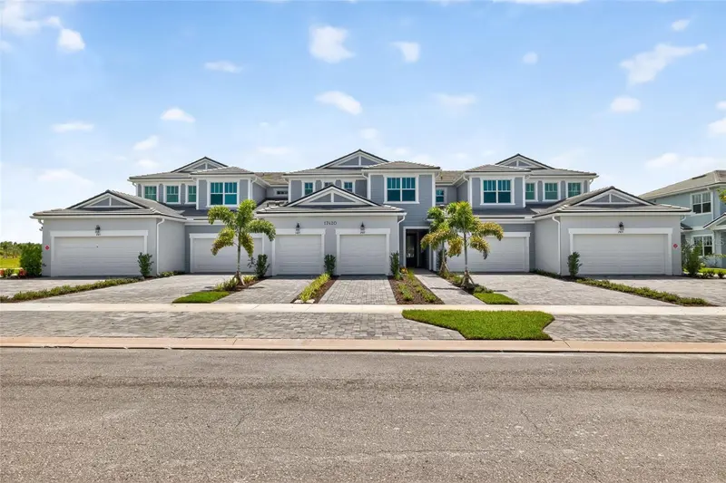 17405 MOONFLOWER DRIVE #101, VENICE