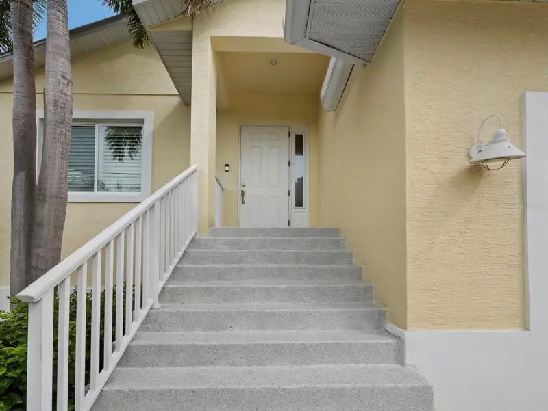 182 ISLAND CIRCLE, SARASOTA, photo 4 of 41