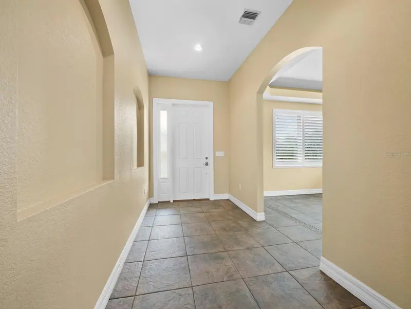 182 ISLAND CIRCLE, SARASOTA, photo 5 of 41