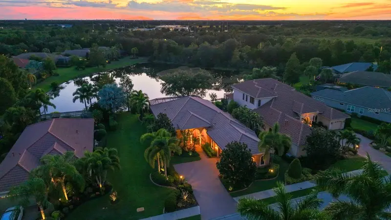 7836 VALDERRAMA WAY, LAKEWOOD RANCH, photo 2 of 82