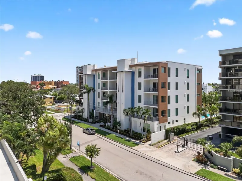 711 PALM AVENUE #302, SARASOTA