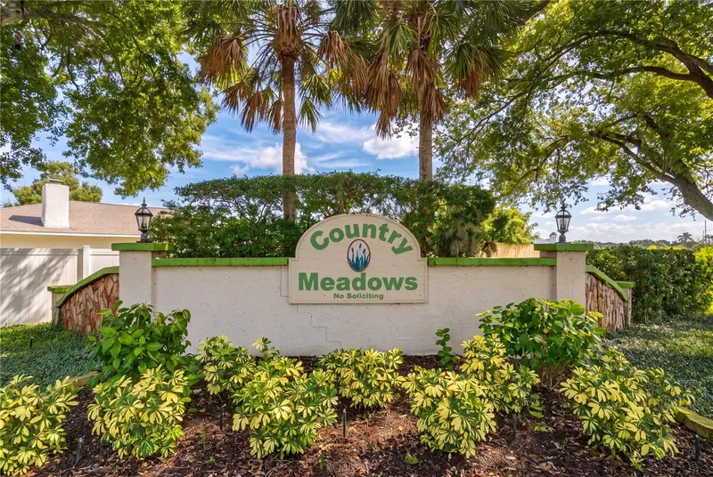 2014 COUNTRY MEADOWS LANE, SARASOTA, photo 2 of 60