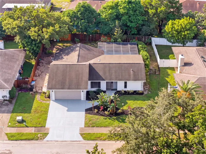 2014 COUNTRY MEADOWS LANE, SARASOTA, photo 4 of 60