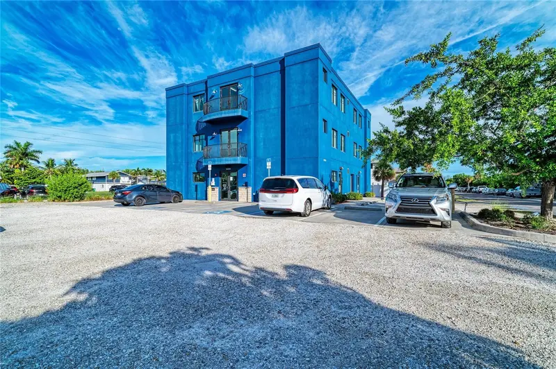 3004 AVENUE C, HOLMES BEACH