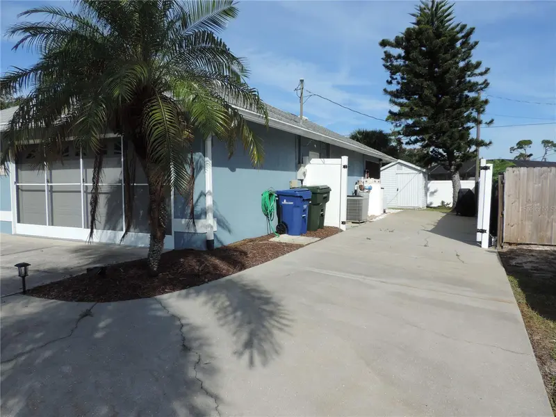 1148 ROYAL ROAD, VENICE, photo 3 of 29