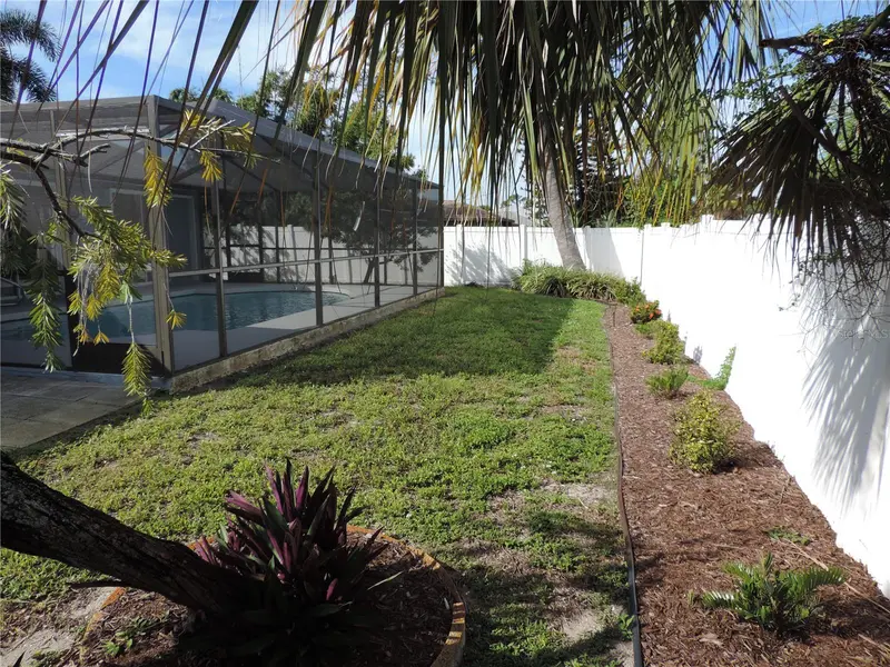 1148 ROYAL ROAD, VENICE, photo 5 of 29