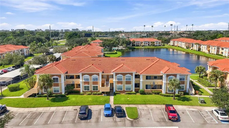 1015 VILLAGIO CIRCLE #102, SARASOTA