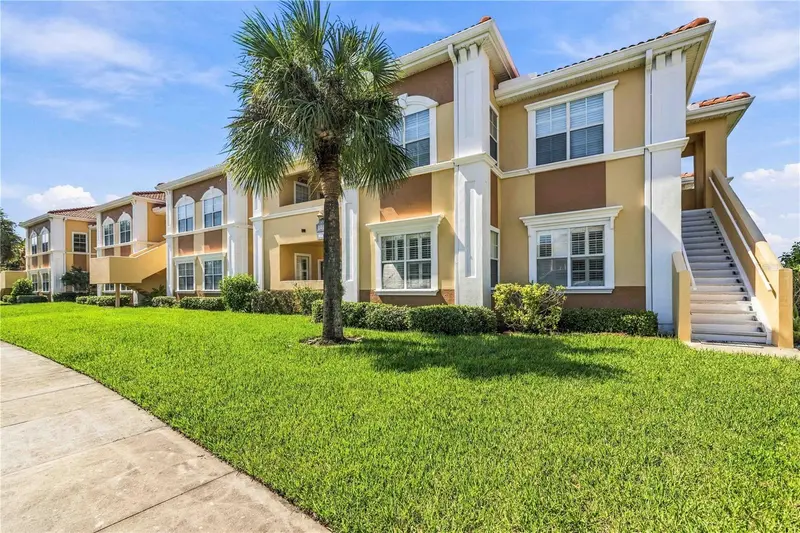 1015 VILLAGIO CIRCLE #102, SARASOTA, photo 2 of 32