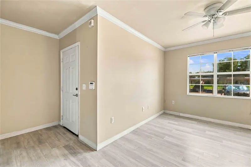 1015 VILLAGIO CIRCLE #102, SARASOTA, photo 4 of 32