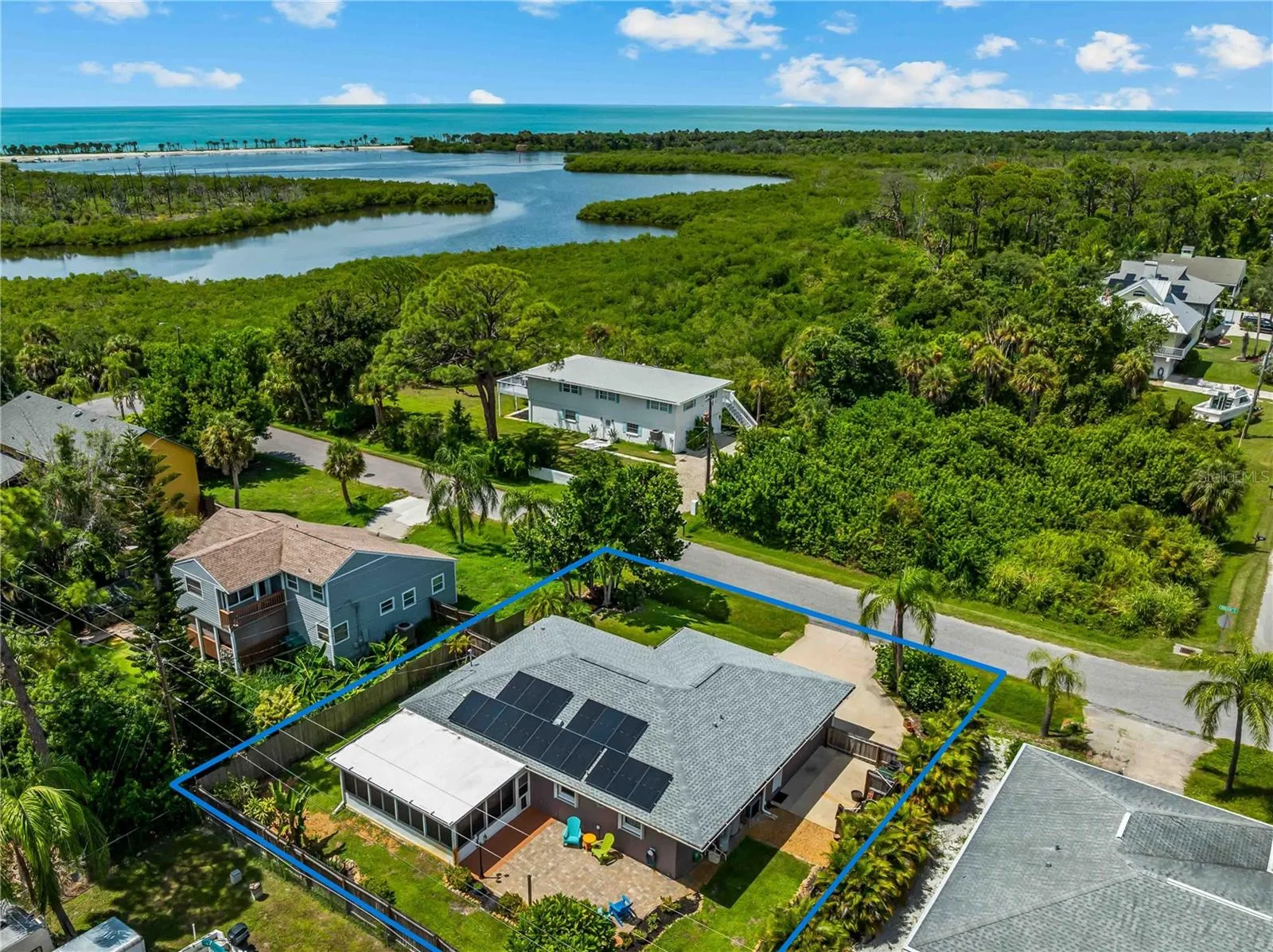 6 doors to Kayak Launch, 8 doors to S. Venice Yacht Club