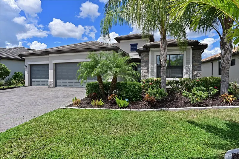 11525 AUTUMN LEAF WAY, BRADENTON