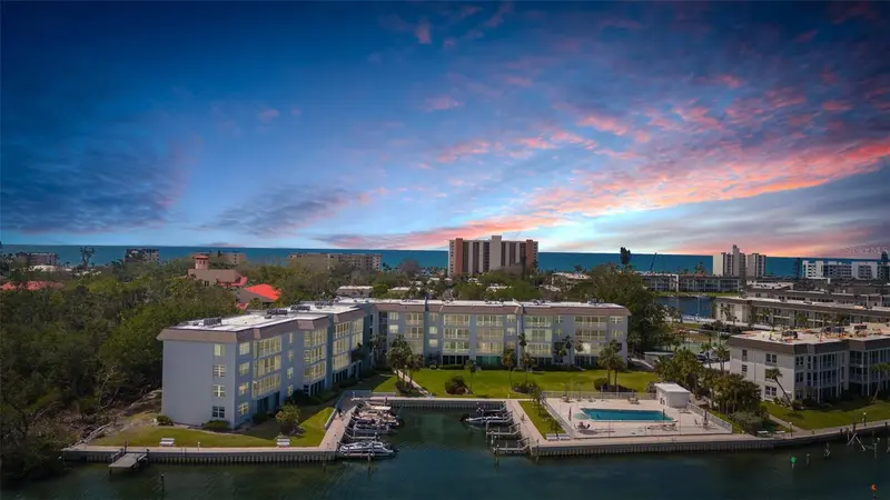 600 SUTTON PLACE #101B, LONGBOAT KEY