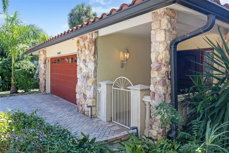 5456 AZURE WAY, SARASOTA, photo 4 of 45