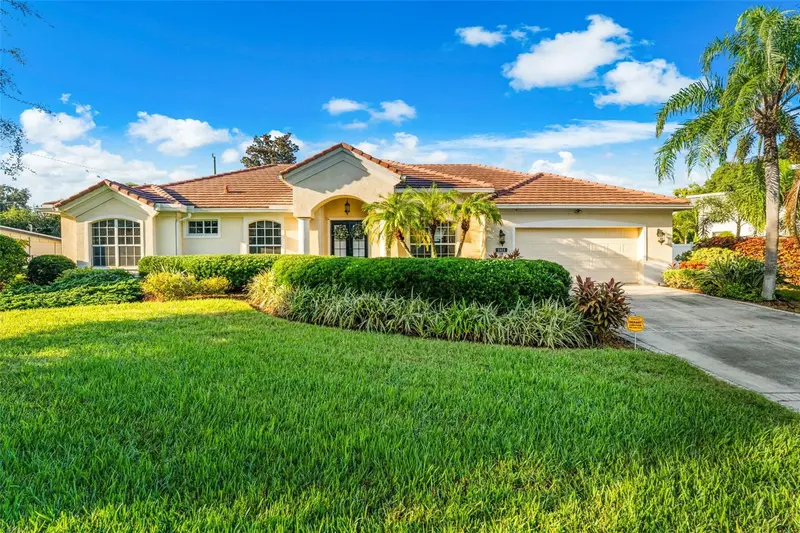 2524 JEFFERSON CIRCLE, SARASOTA