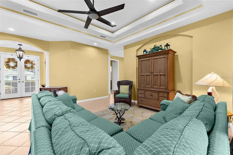 2524 JEFFERSON CIRCLE, SARASOTA, photo 5 of 28