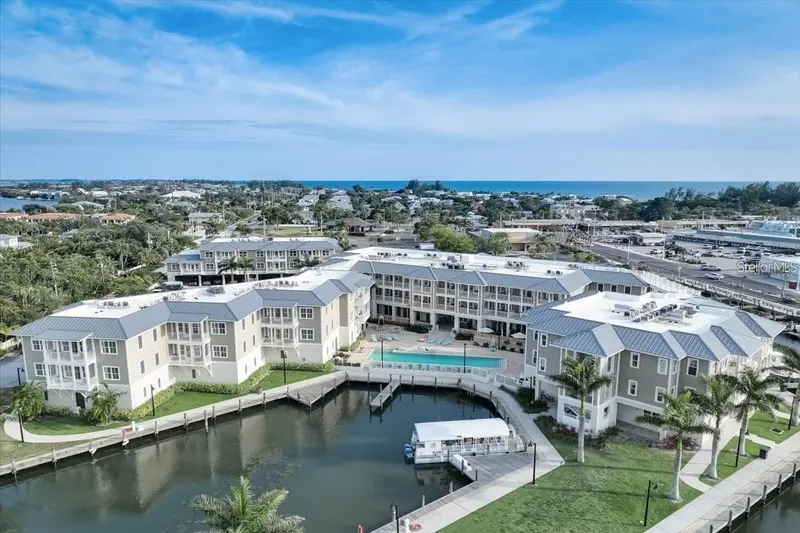 5325 MARINA DRIVE #423, HOLMES BEACH