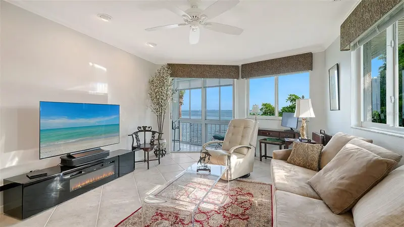 777 JOHN RINGLING BOULEVARD #36, SARASOTA, photo 4 of 42