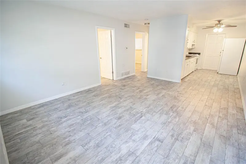 6377 GATEWAY AVENUE, SARASOTA, photo 2 of 11