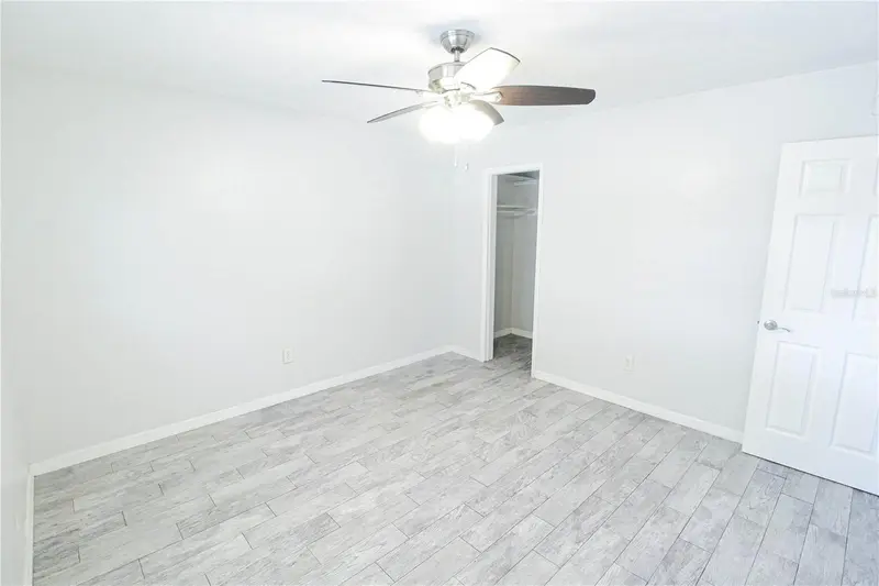 6377 GATEWAY AVENUE, SARASOTA, photo 3 of 11