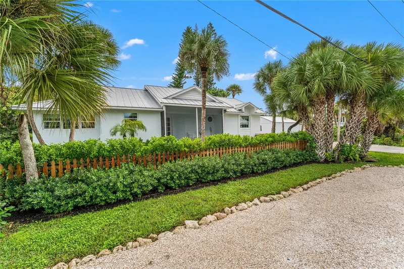 4095 BEACH ROAD, ENGLEWOOD, photo 2 of 34