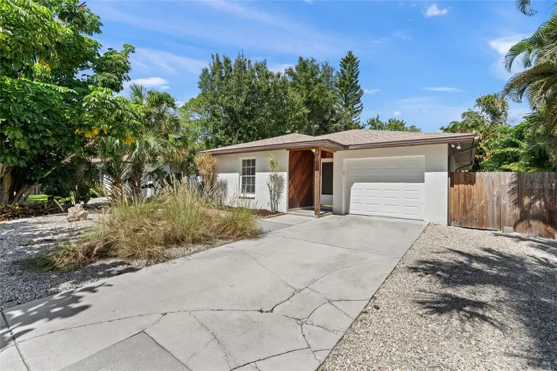 1859 WHARF ROAD, SARASOTA, photo 2 of 27
