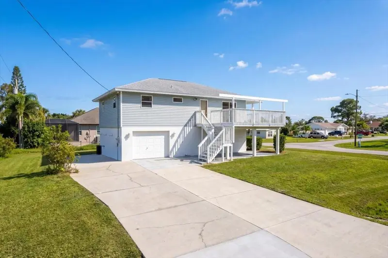 4104 STROMBUS ROAD, VENICE, photo 3 of 53