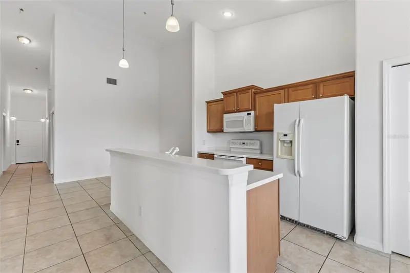 1003 FAIRWAYCOVE LANE #207, BRADENTON, photo 3 of 45