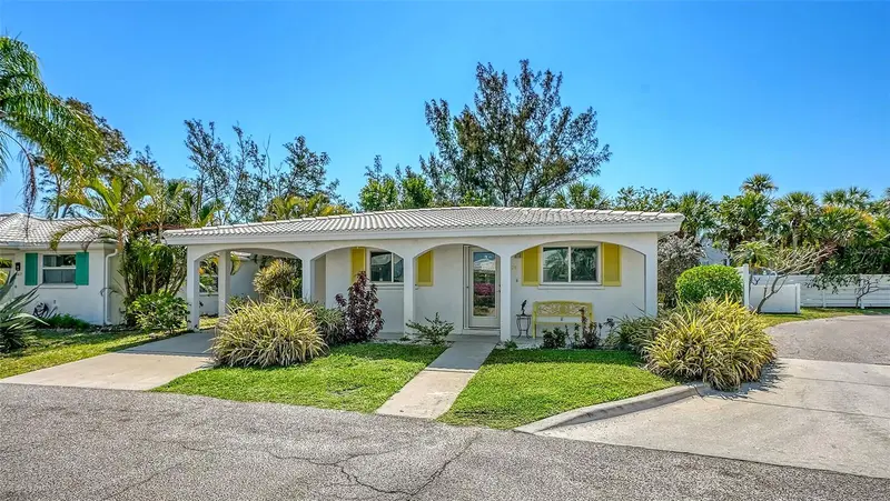 554 SPANISH DRIVE, LONGBOAT KEY