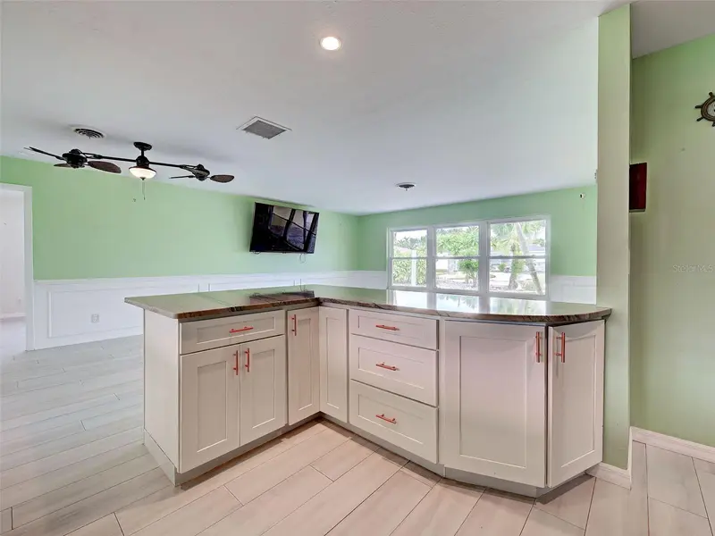 Thumbnail 15