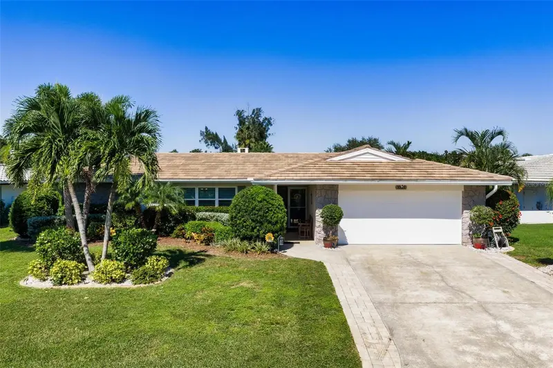 3323 SPRING MILL CIRCLE, SARASOTA, photo 3 of 44