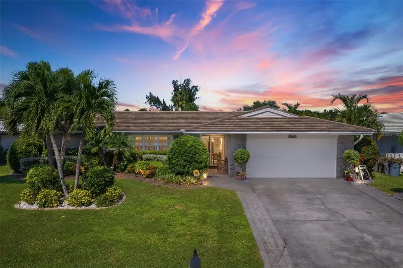 3323 SPRING MILL CIRCLE, SARASOTA, photo 4 of 44