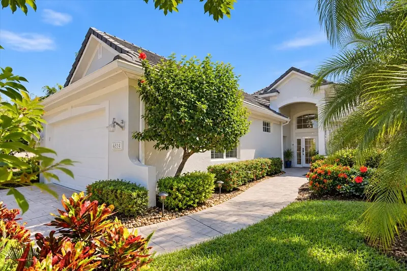 6514 OAKLAND HILLS DRIVE, LAKEWOOD RANCH, photo 2 of 55