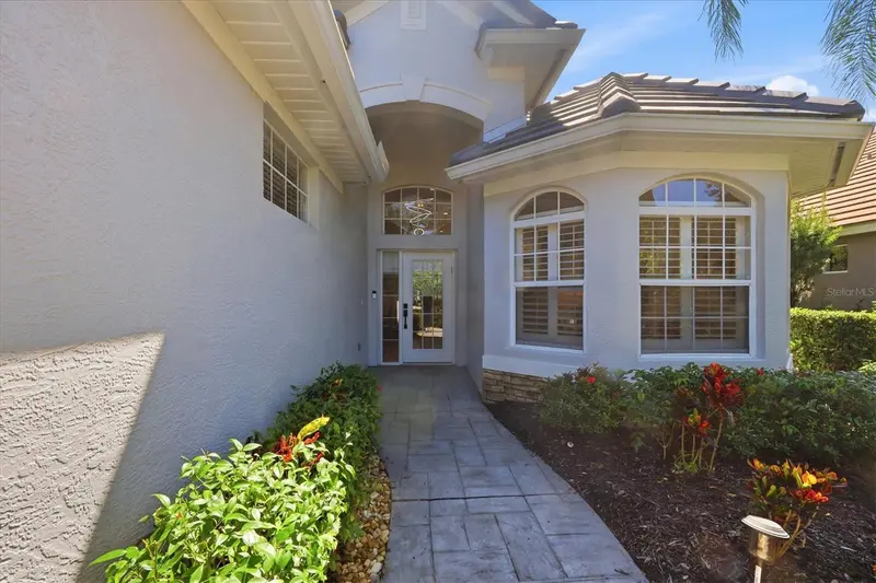 6514 OAKLAND HILLS DRIVE, LAKEWOOD RANCH, photo 3 of 55