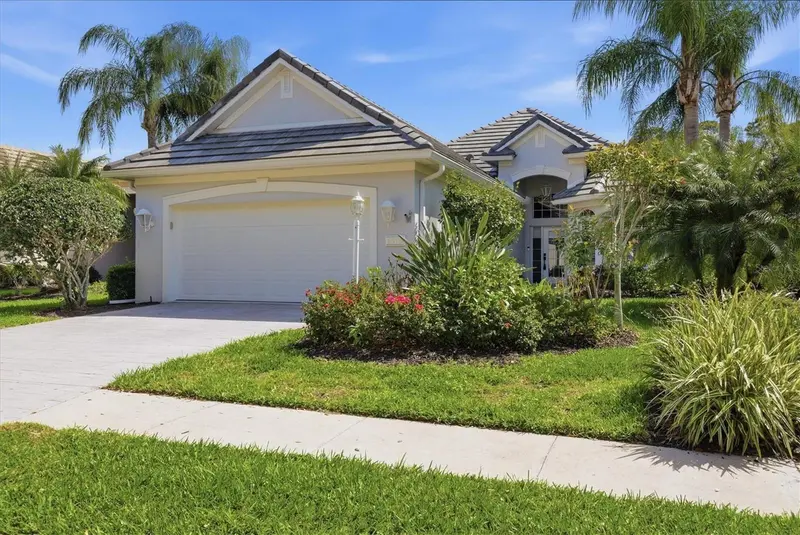 6514 OAKLAND HILLS DRIVE, LAKEWOOD RANCH