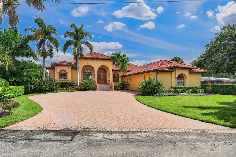 316 BAY DRIVE, VENICE, photo 5 of 100