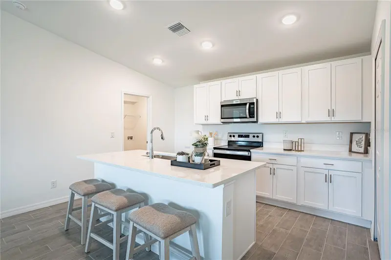 7404 QUAKER STREET, ENGLEWOOD, photo 2 of 9