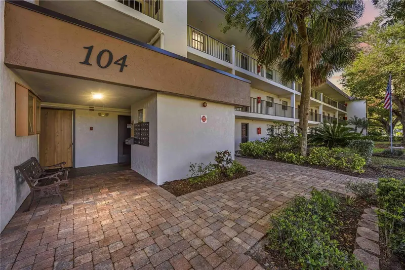104 CAPRI ISLES BOULEVARD #301, VENICE, photo 3 of 28