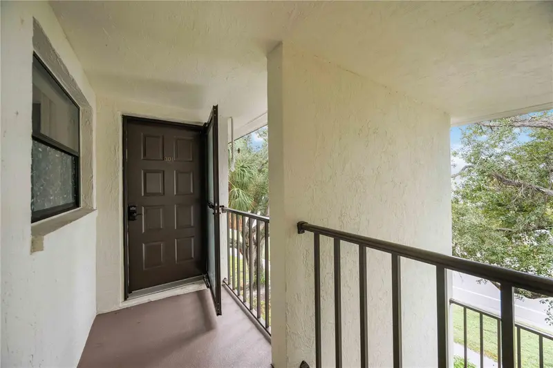 104 CAPRI ISLES BOULEVARD #301, VENICE, photo 4 of 28