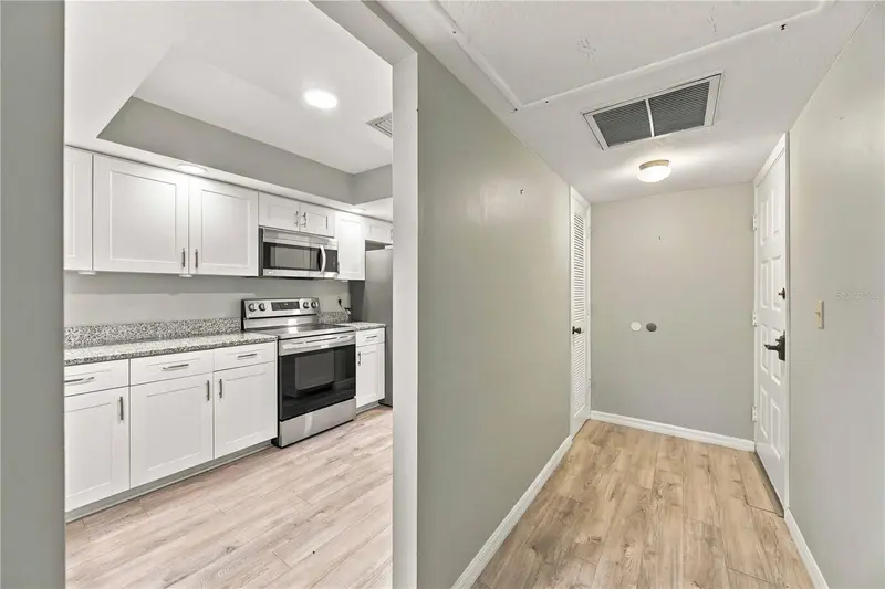 104 CAPRI ISLES BOULEVARD #301, VENICE, photo 5 of 28