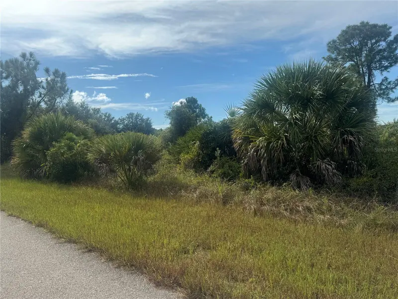 HILL ROAD, NORTH PORT, photo 2 of 7