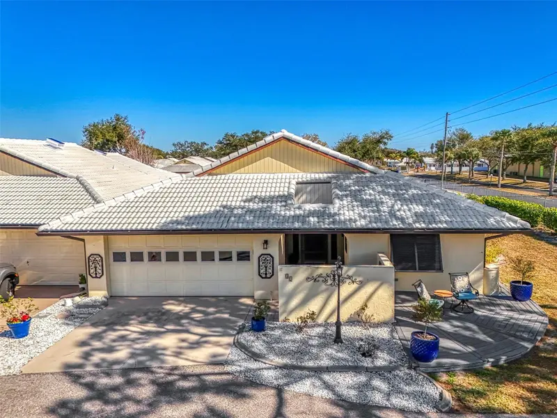 32 PEBBLE ROCK DRIVE, VENICE, photo 3 of 47