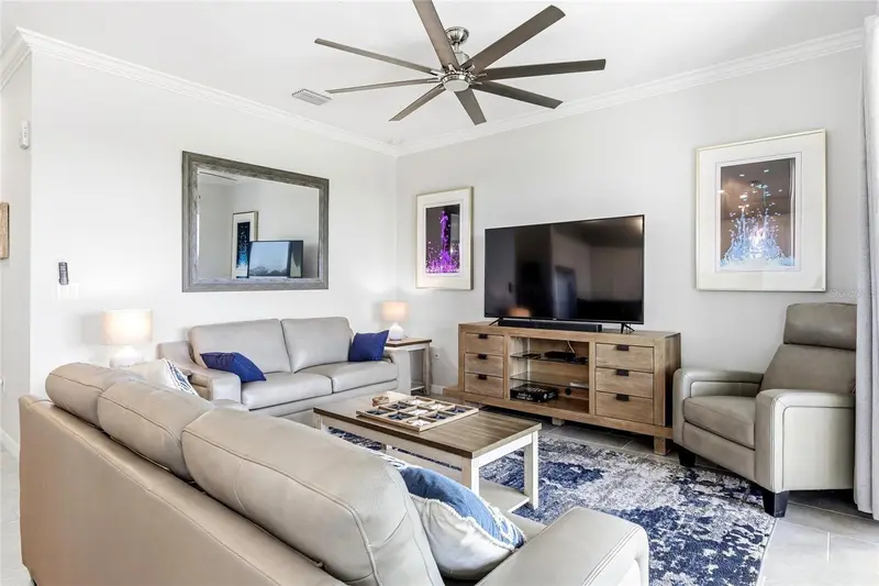 18008 GAWTHROP DRIVE #402, BRADENTON, photo 5 of 39