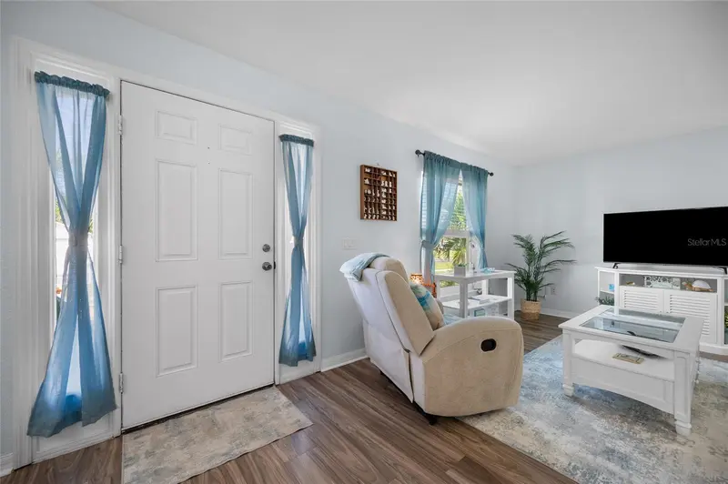 6279 COLISEUM BOULEVARD, PORT CHARLOTTE, photo 3 of 46