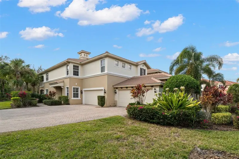 9460 DISCOVERY TERRACE #201C, BRADENTON, photo 2 of 45