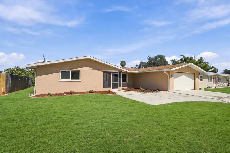 1105 GULF COAST BOULEVARD, VENICE, photo 3 of 30