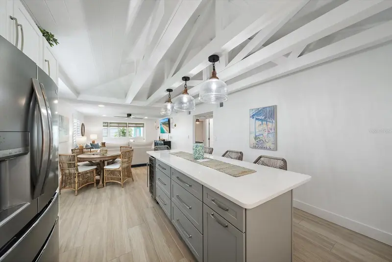 734 SPANISH DRIVE, LONGBOAT KEY, photo 4 of 38