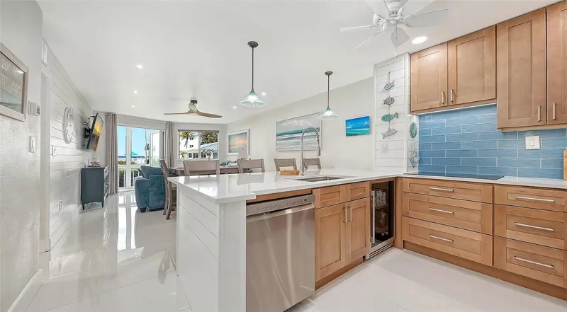 771 JOHN RINGLING BOULEVARD #5, SARASOTA, photo 5 of 39