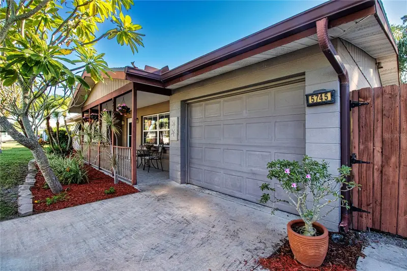 5745 SAVANNAH DRIVE, SARASOTA, photo 4 of 53