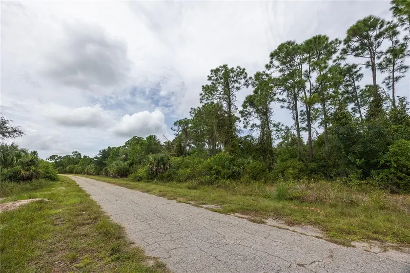 GLADVIEW CIRCLE, NORTH PORT, photo 3 of 5